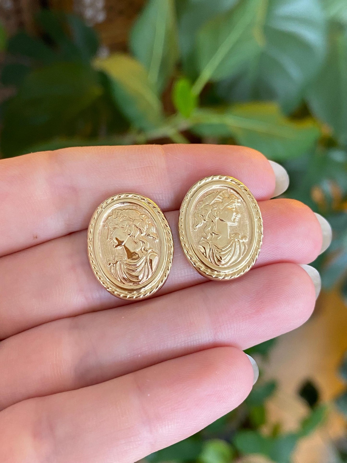 Vintage 14k Yellow Gold Cameo Drop Earrings