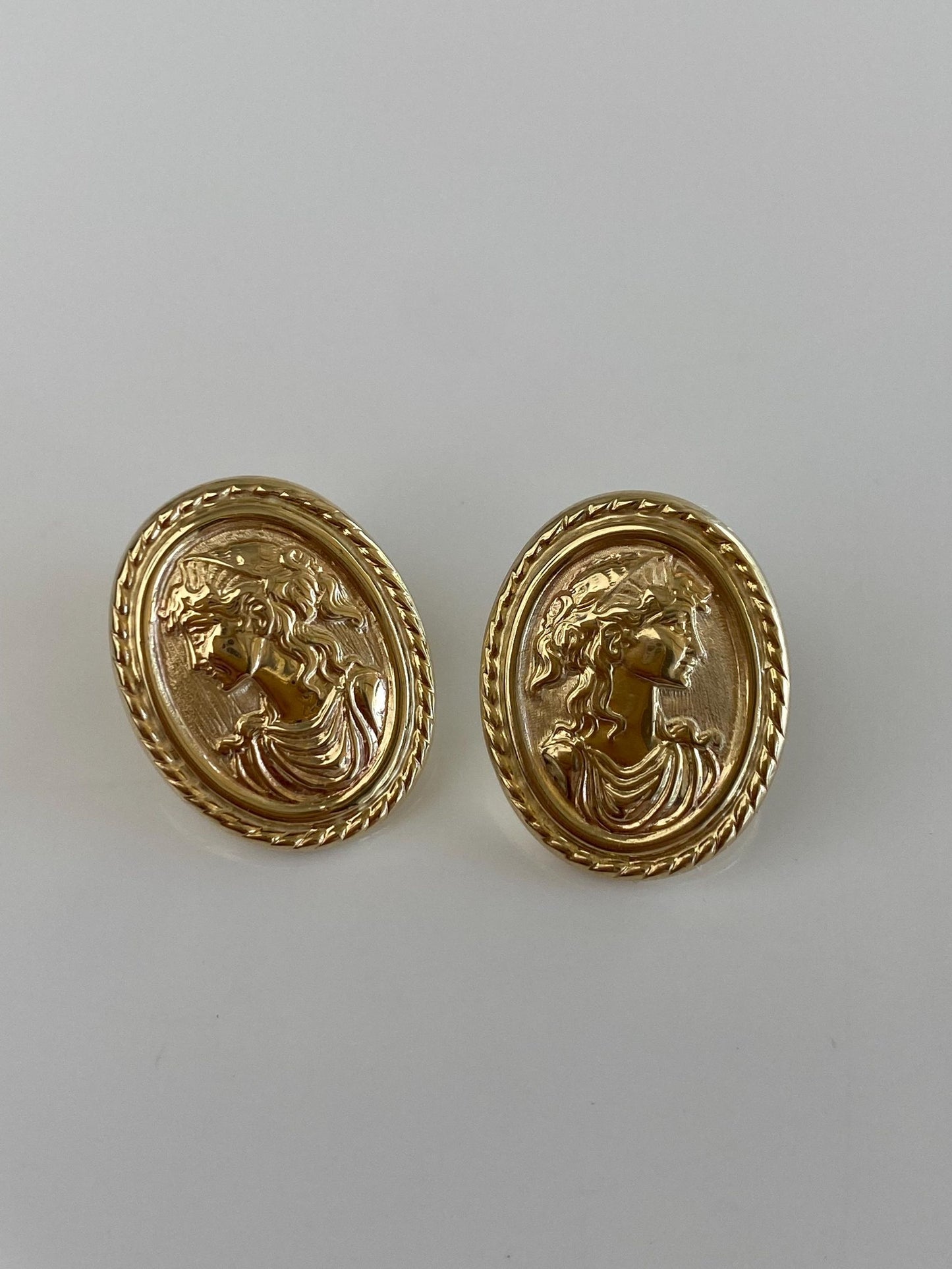 Vintage 14k Yellow Gold Cameo Drop Earrings