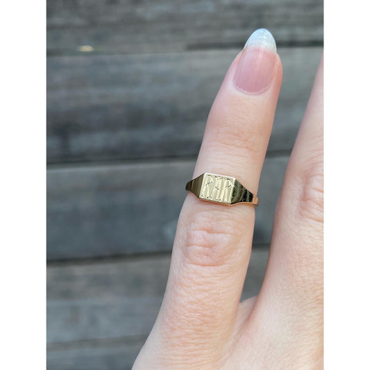 Vintage Solid 14k Yellow Gold Engraved 'RAR'  Baby Signet Ring Band - Size 2