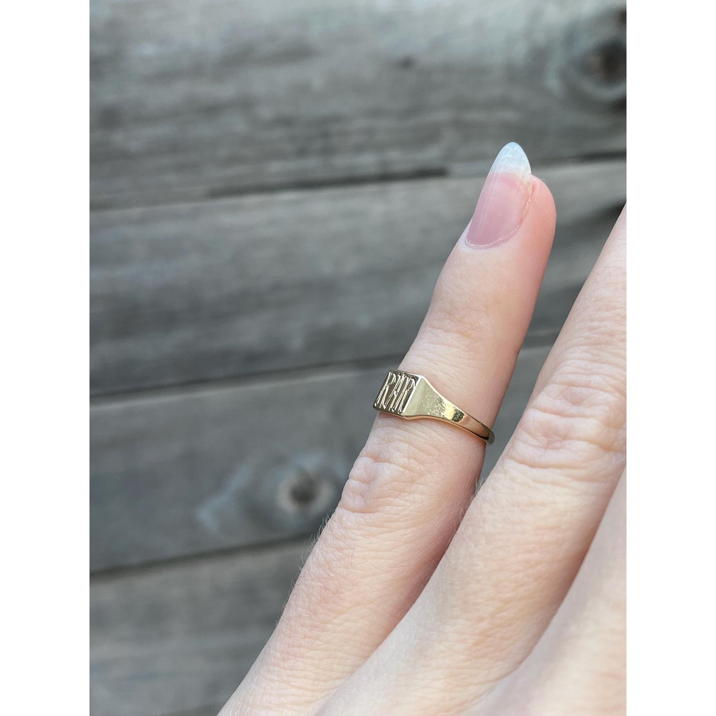 Vintage Solid 14k Yellow Gold Engraved 'RAR'  Baby Signet Ring Band - Size 2