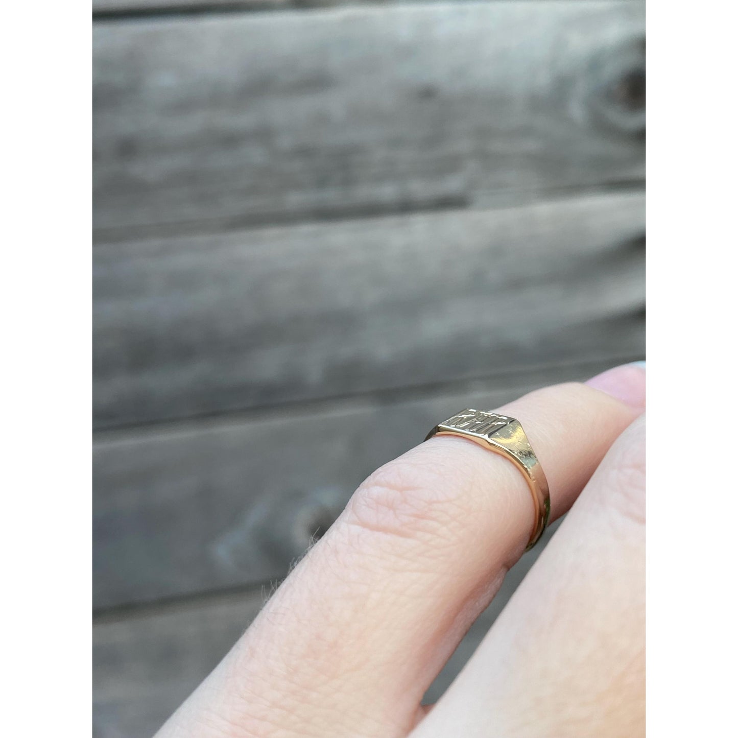 Vintage Solid 14k Yellow Gold Engraved 'RAR'  Baby Signet Ring Band - Size 2
