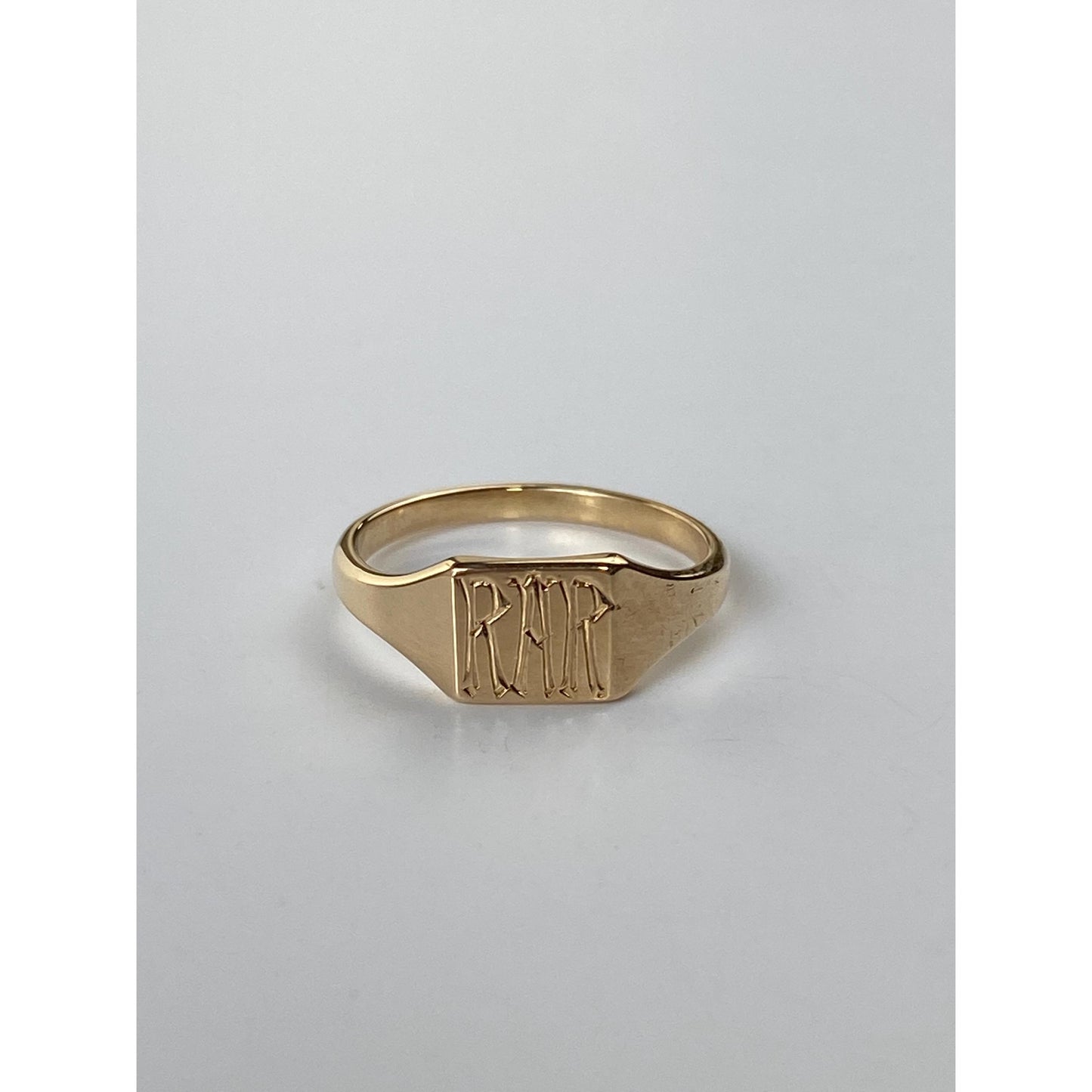 Vintage Solid 14k Yellow Gold Engraved 'RAR'  Baby Signet Ring Band - Size 2