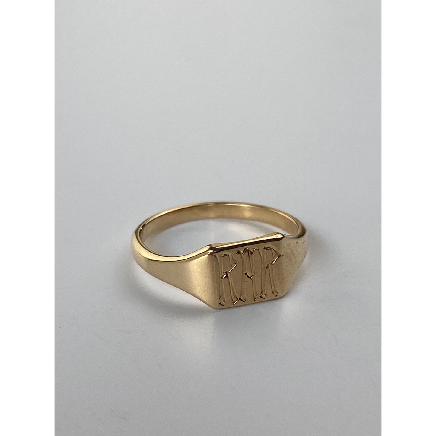 Vintage Solid 14k Yellow Gold Engraved 'RAR'  Baby Signet Ring Band - Size 2