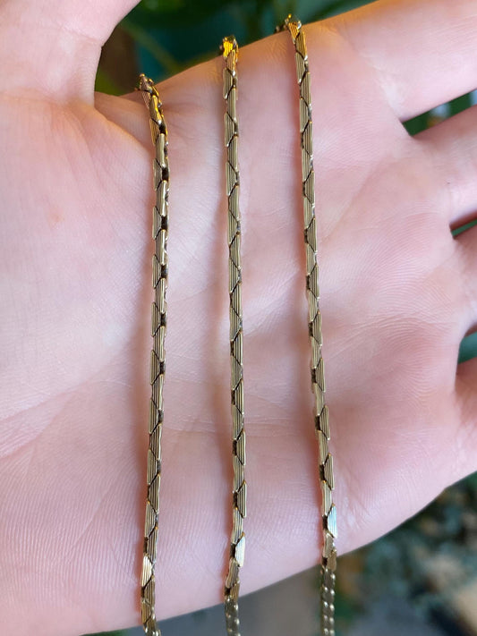 Vintage Solid 14k Yellow Gold Chunky Triangle Link Chain Necklace - 21.25 inches