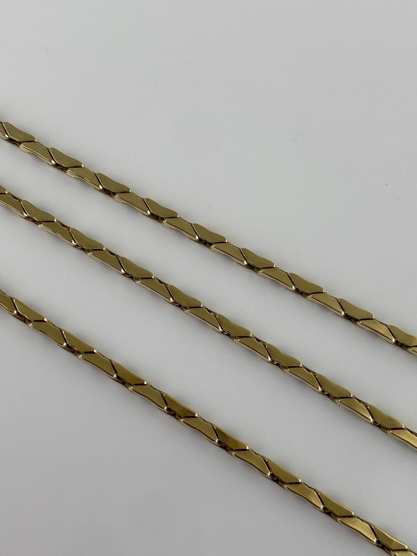 Vintage Solid 14k Yellow Gold Chunky Triangle Link Chain Necklace - 21.25 inches