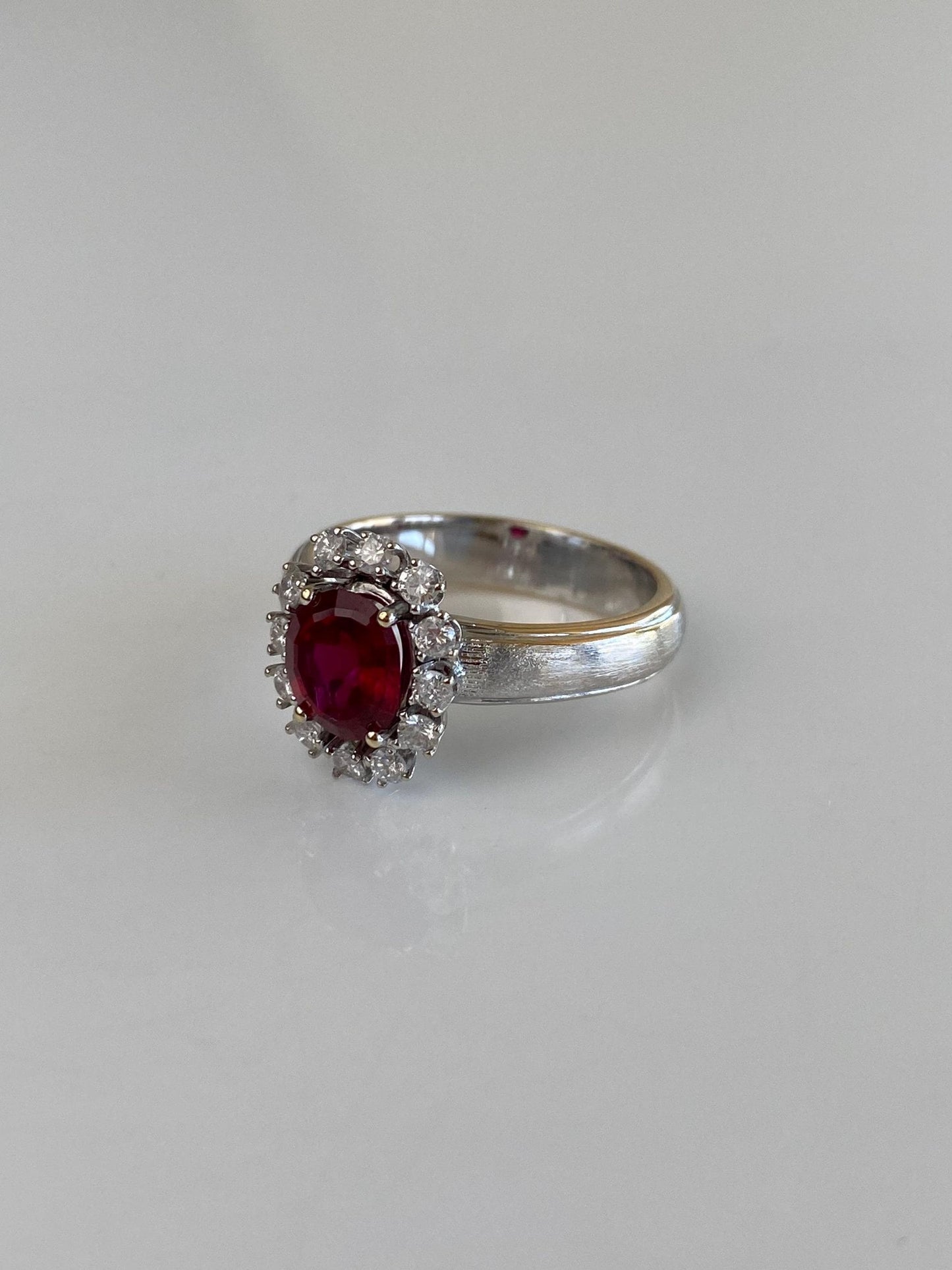 Vintage Solid 14k White Gold Clear Sapphire Halo Ruby Ring - Size 7.25