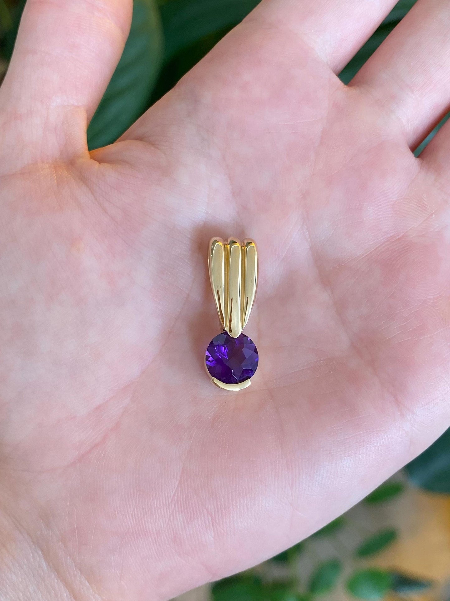 Vintage Solid 14k Yellow Gold Rose Cut Amethyst Fluted Charm