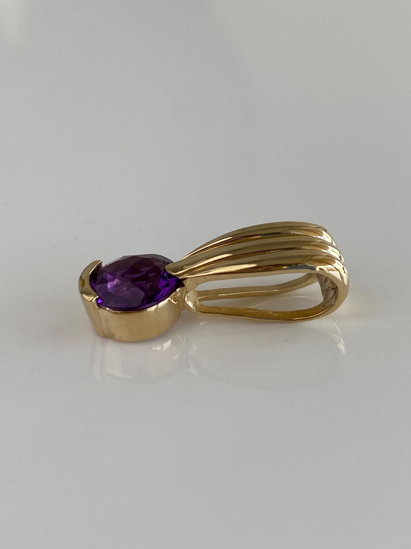 Vintage Solid 14k Yellow Gold Rose Cut Amethyst Fluted Charm