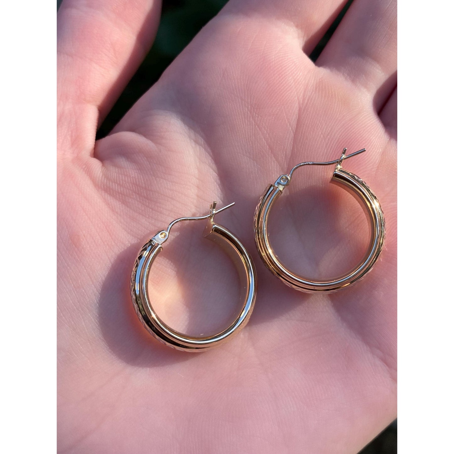 Vintage Solid 14k Yellow Gold Hammered Texture Hoop Earrings
