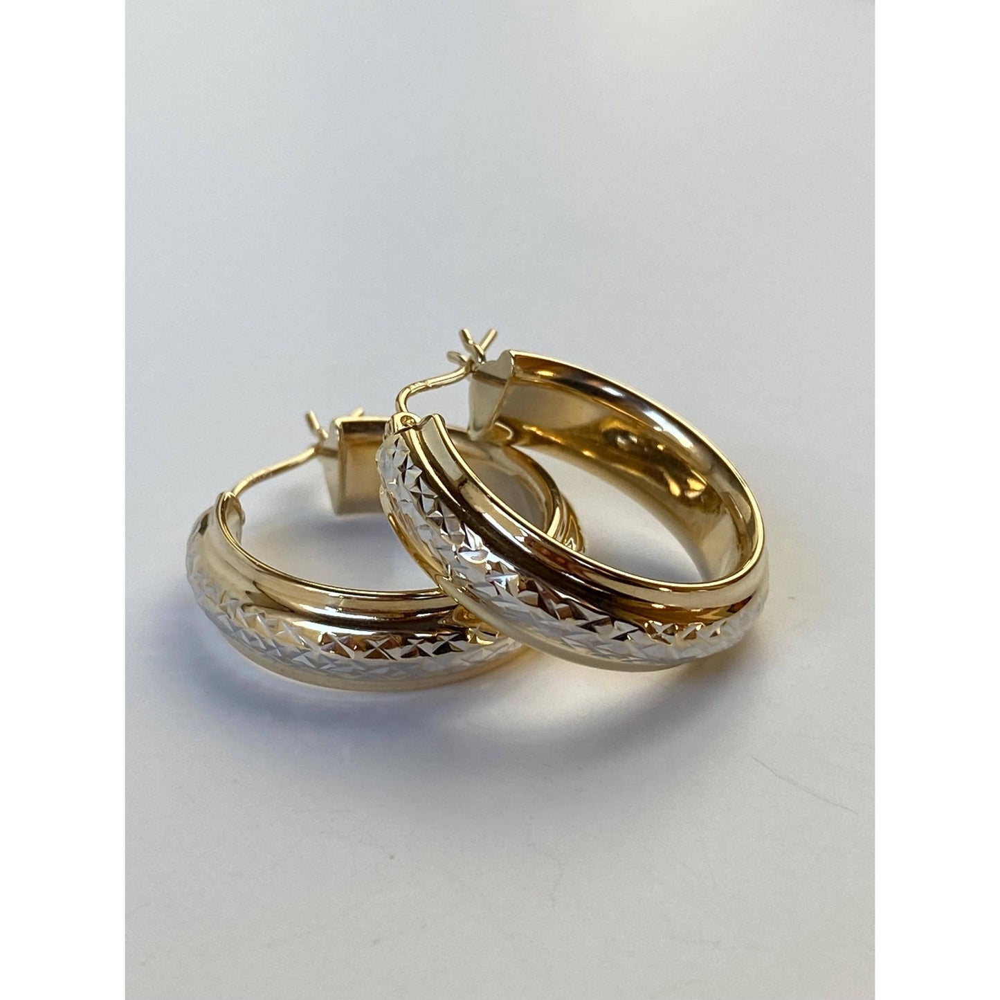 Vintage Solid 14k Yellow Gold Hammered Texture Hoop Earrings