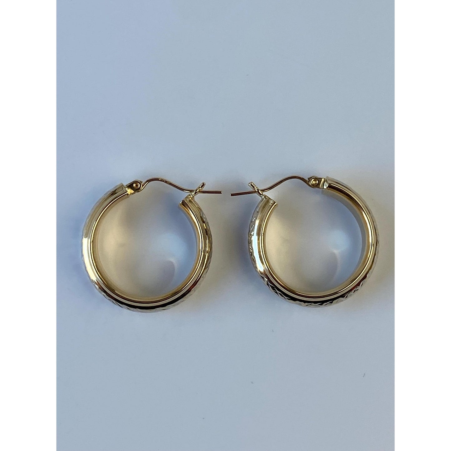 Vintage Solid 14k Yellow Gold Hammered Texture Hoop Earrings