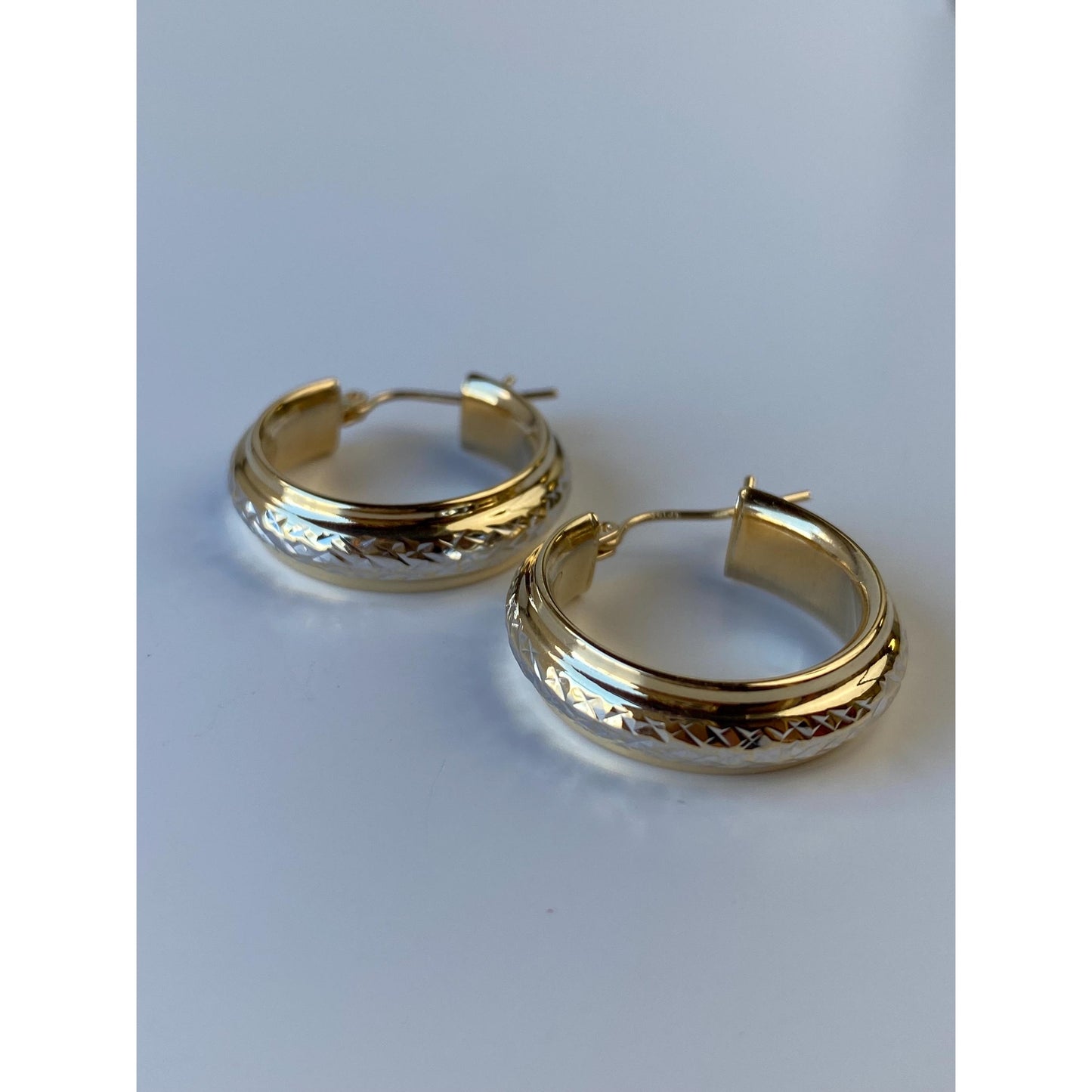 Vintage Solid 14k Yellow Gold Hammered Texture Hoop Earrings