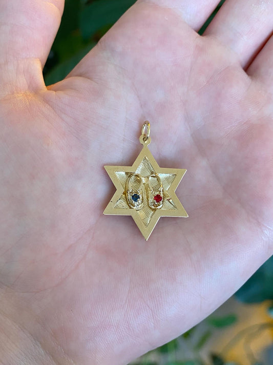 Vintage Solid 14k Yellow Gold Blue Red Baby Shoes Star Charm