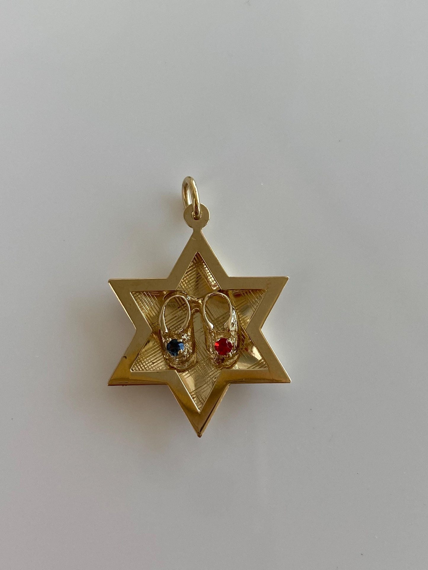 Vintage Solid 14k Yellow Gold Blue Red Baby Shoes Star Charm