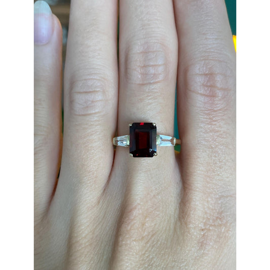 Vintage Solid 14k Yellow Gold Garnet Clear Topaz Ring - Size 8