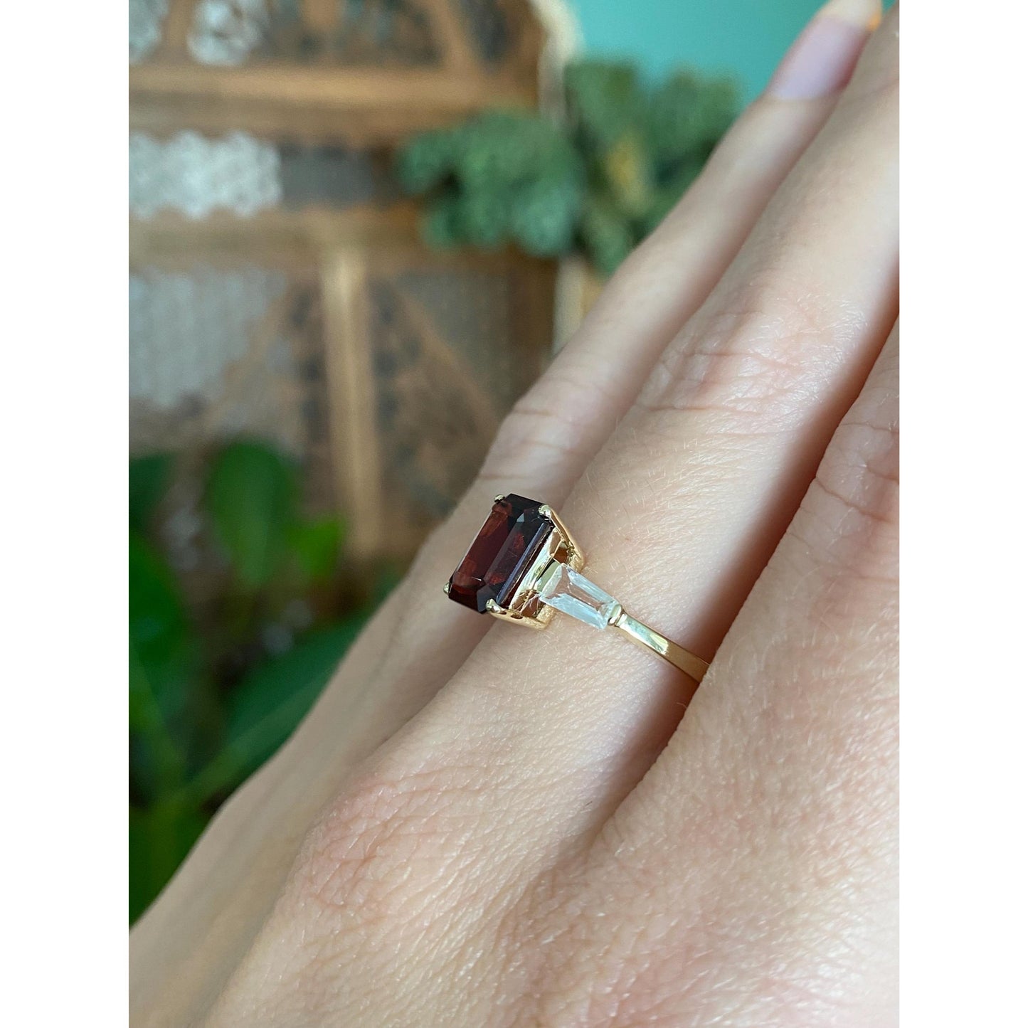Vintage Solid 14k Yellow Gold Garnet Clear Topaz Ring - Size 8