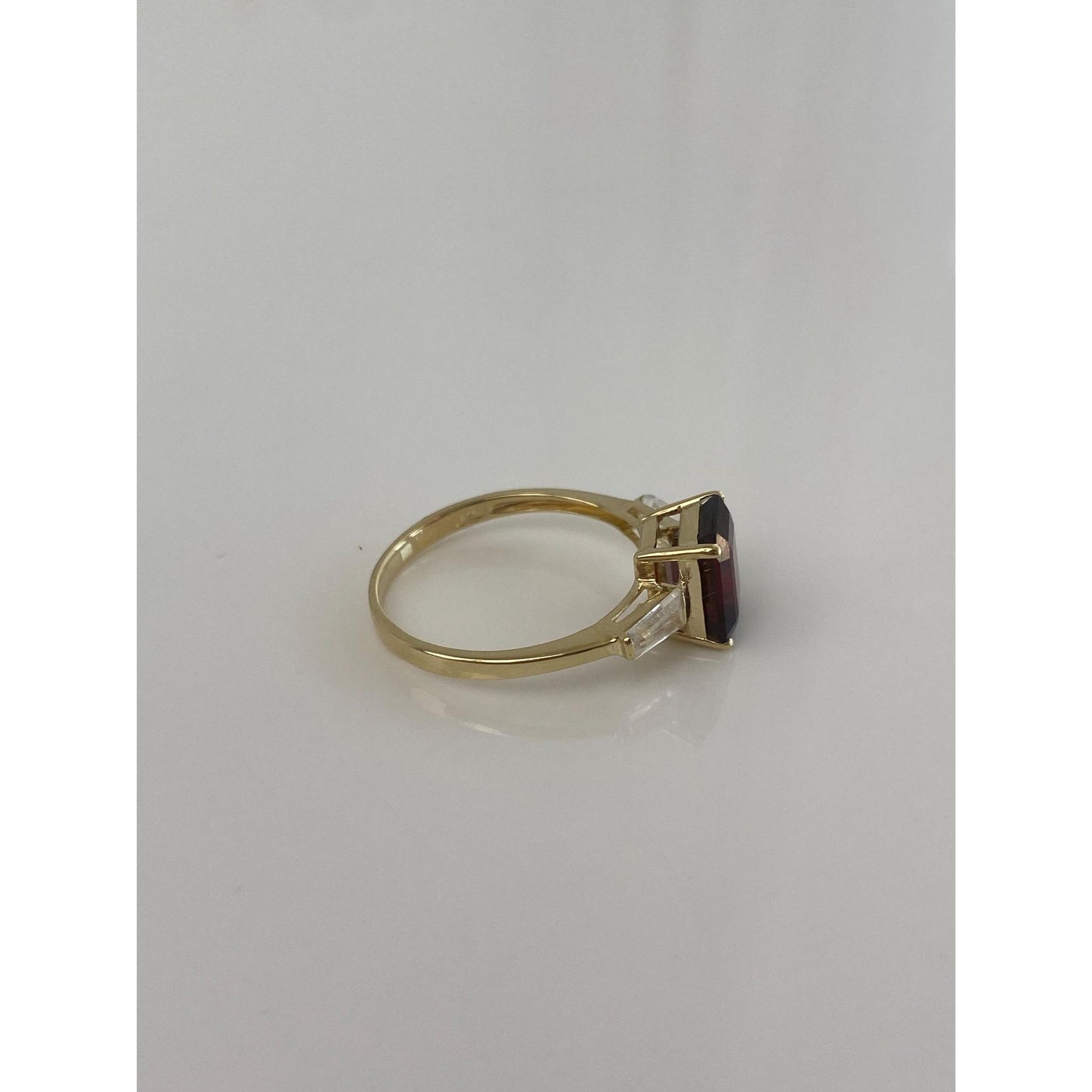 Vintage Solid 14k Yellow Gold Garnet Clear Topaz Ring - Size 8