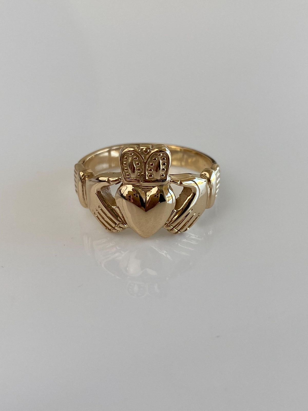 Vintage Solid 14k Yellow Gold Claddaugh Ring - Size 10
