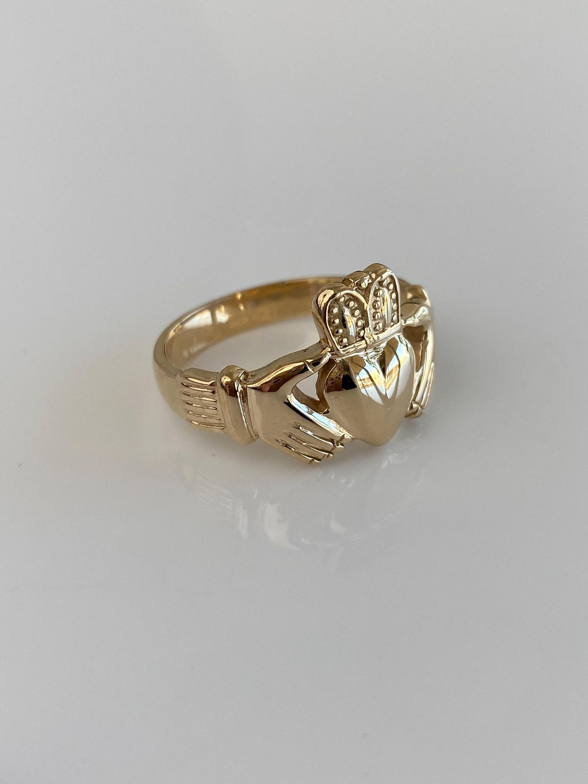 Vintage Solid 14k Yellow Gold Claddaugh Ring - Size 10