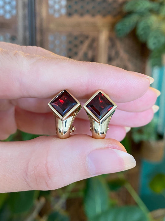 Vintage Solid 14k Yellow Gold Garnet Drop Earrings