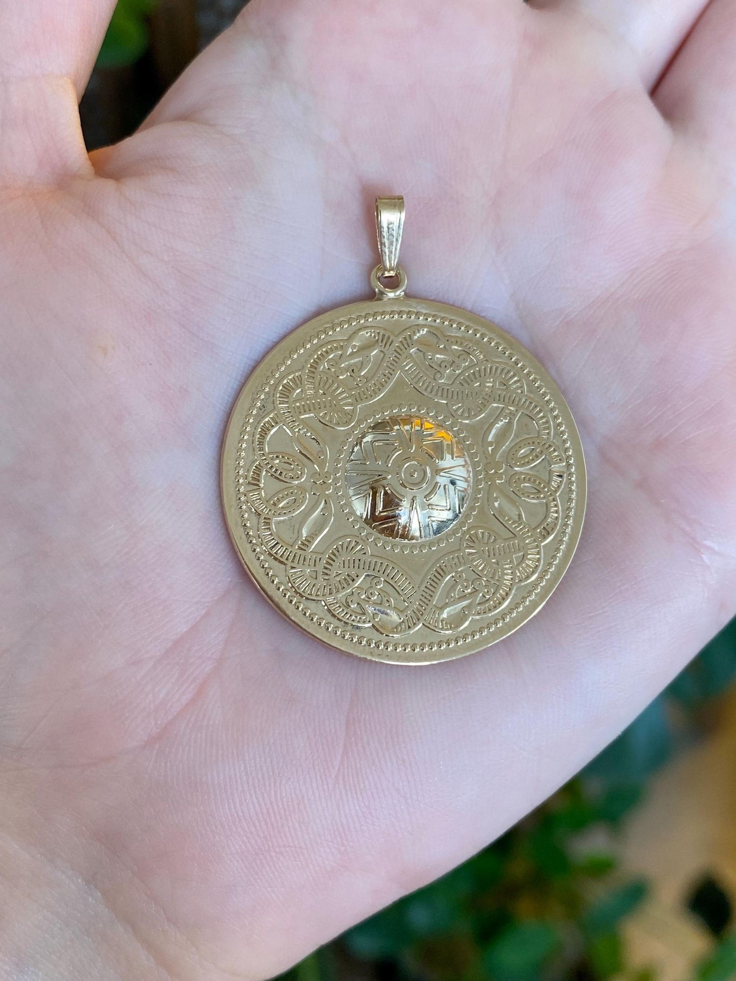 Vintage Solid 14k Yellow Gold Large Engraved Mandala Disc Charm