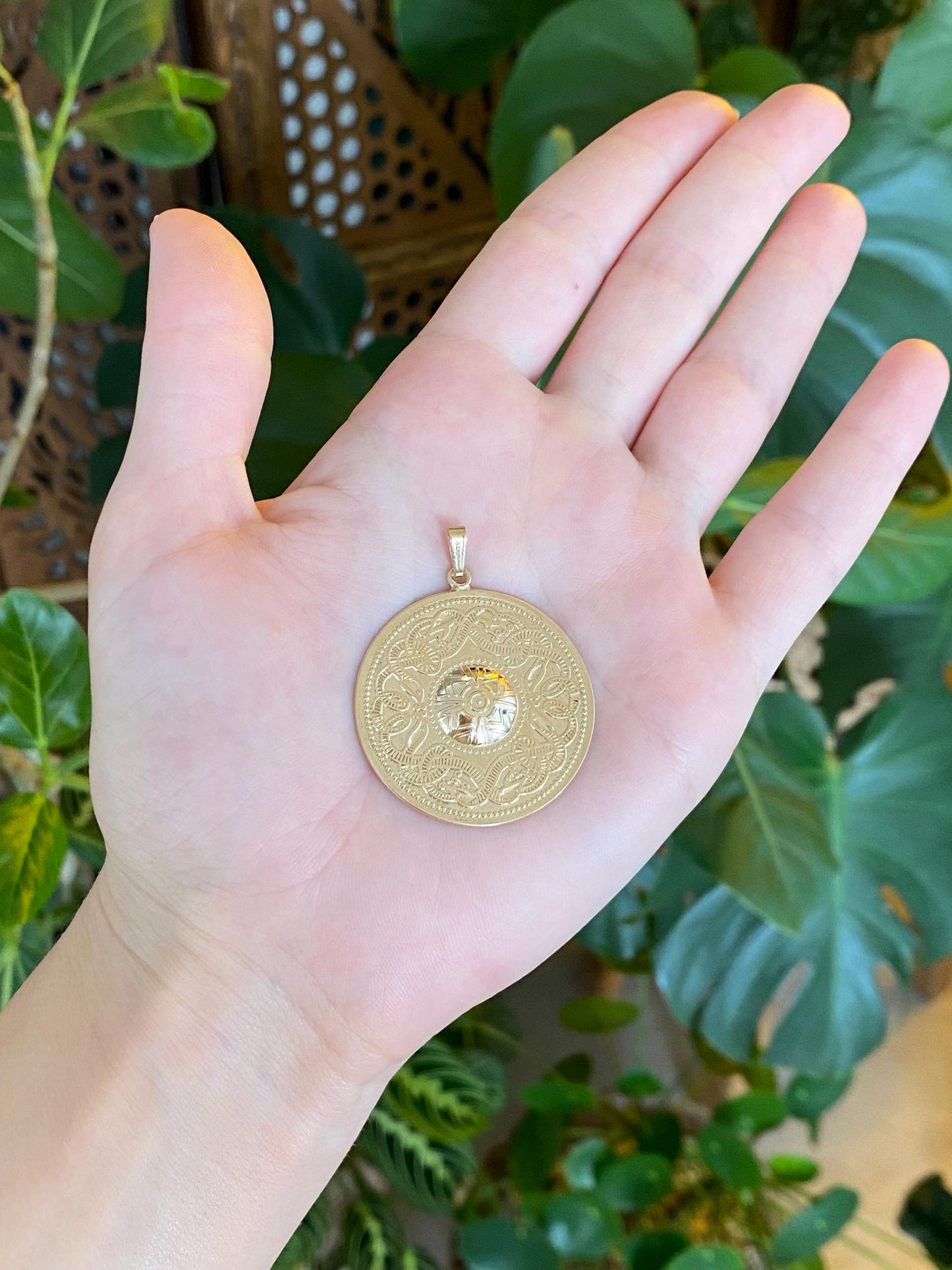 Vintage Solid 14k Yellow Gold Large Engraved Mandala Disc Charm