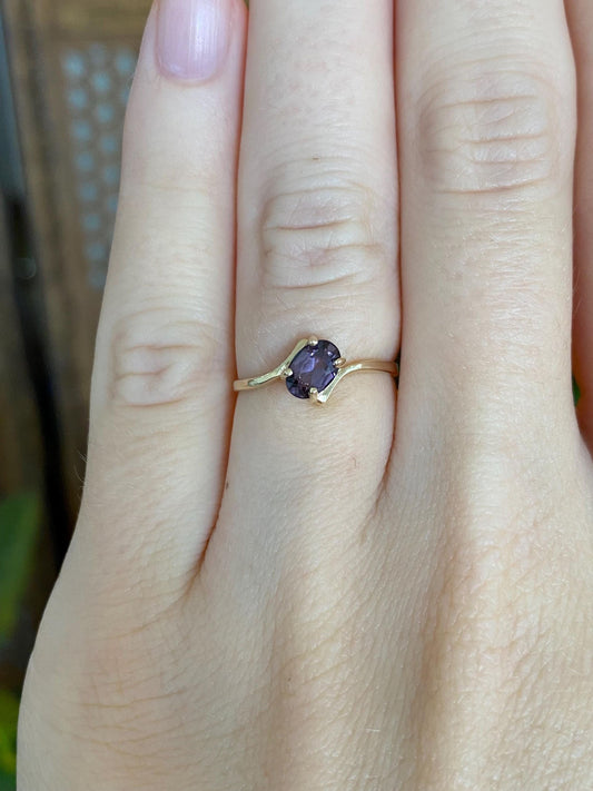 Vintage Solid 10k Yellow Gold Purple Spinel Twist Ring - Size 5