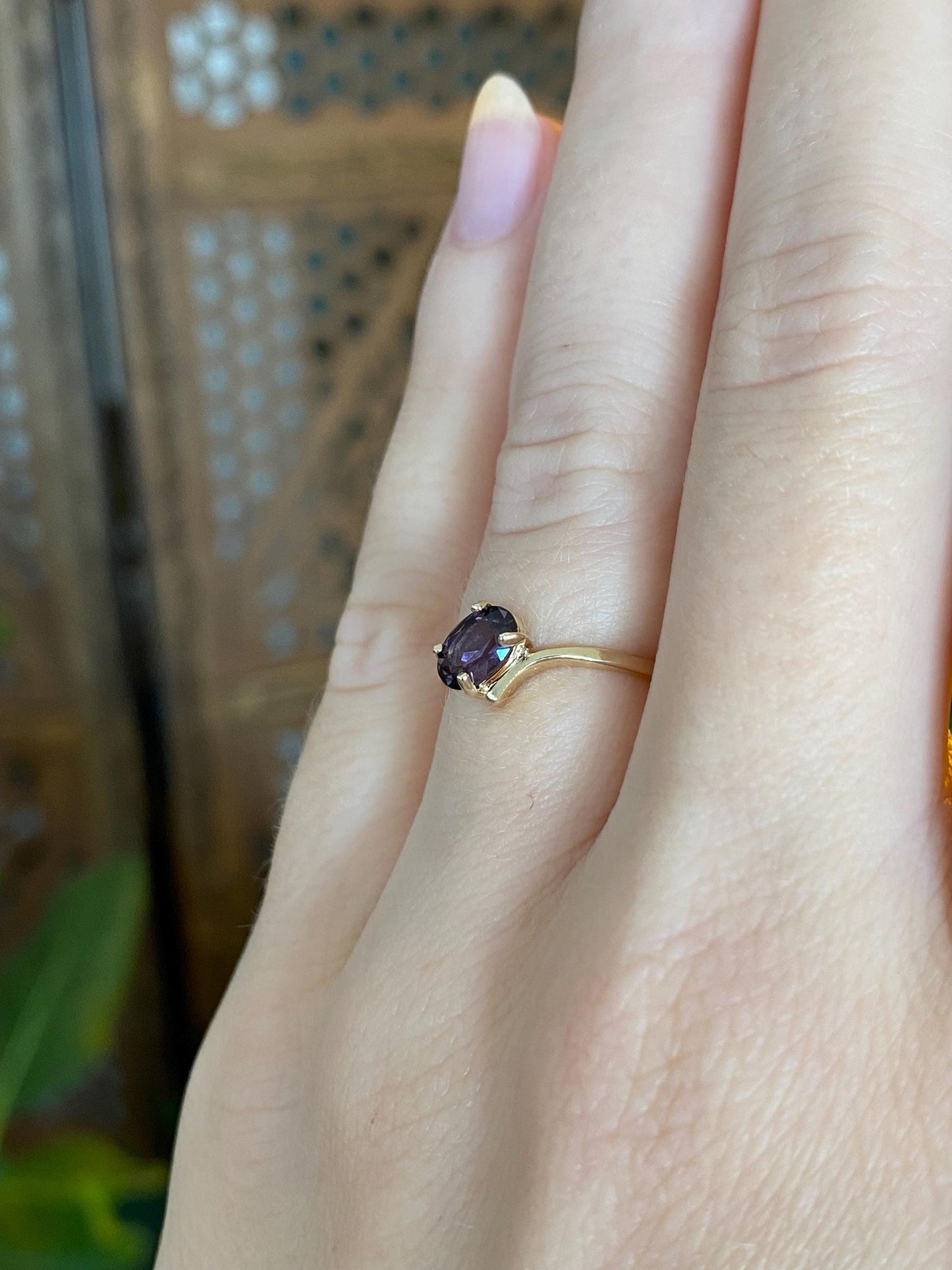 Vintage Solid 10k Yellow Gold Purple Spinel Twist Ring - Size 5