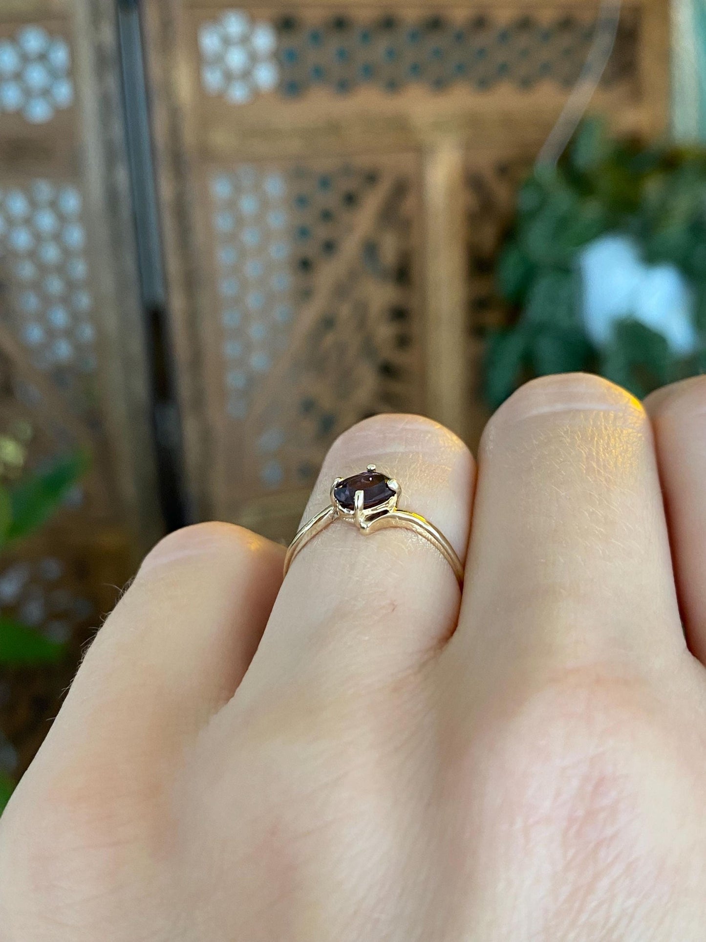 Vintage Solid 10k Yellow Gold Purple Spinel Twist Ring - Size 5