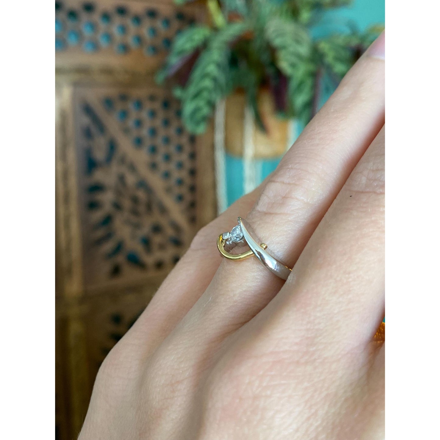 Vintage Solid 18k Yellow Gold & Platinum Diamond Ring - Size 4.75