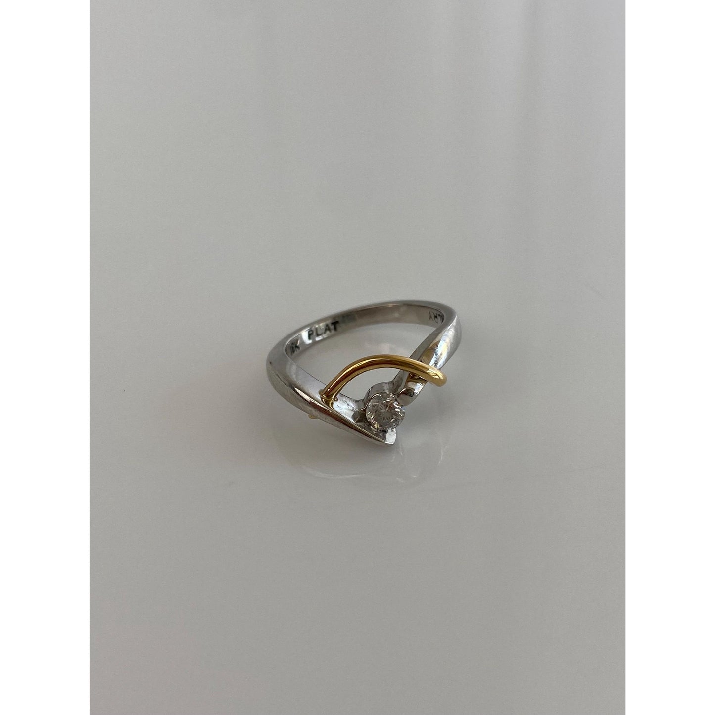 Vintage Solid 18k Yellow Gold & Platinum Diamond Ring - Size 4.75