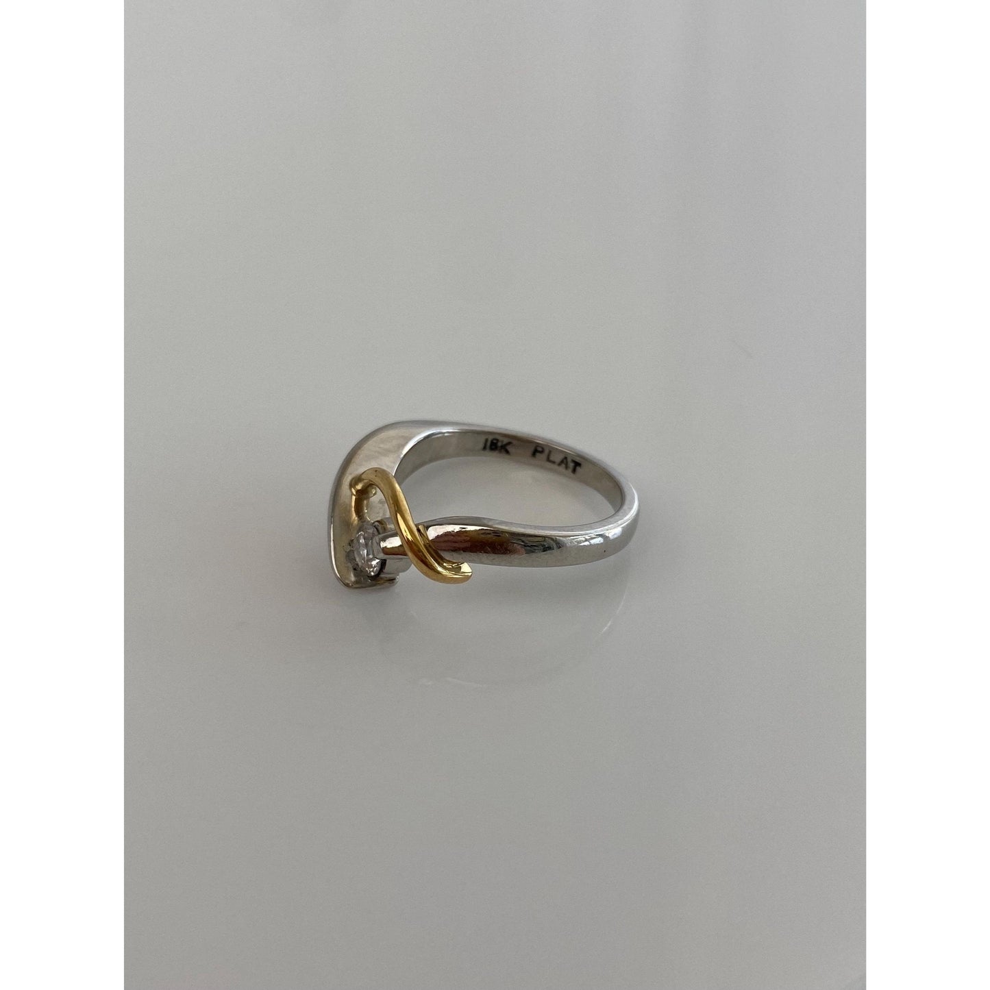 Vintage Solid 18k Yellow Gold & Platinum Diamond Ring - Size 4.75