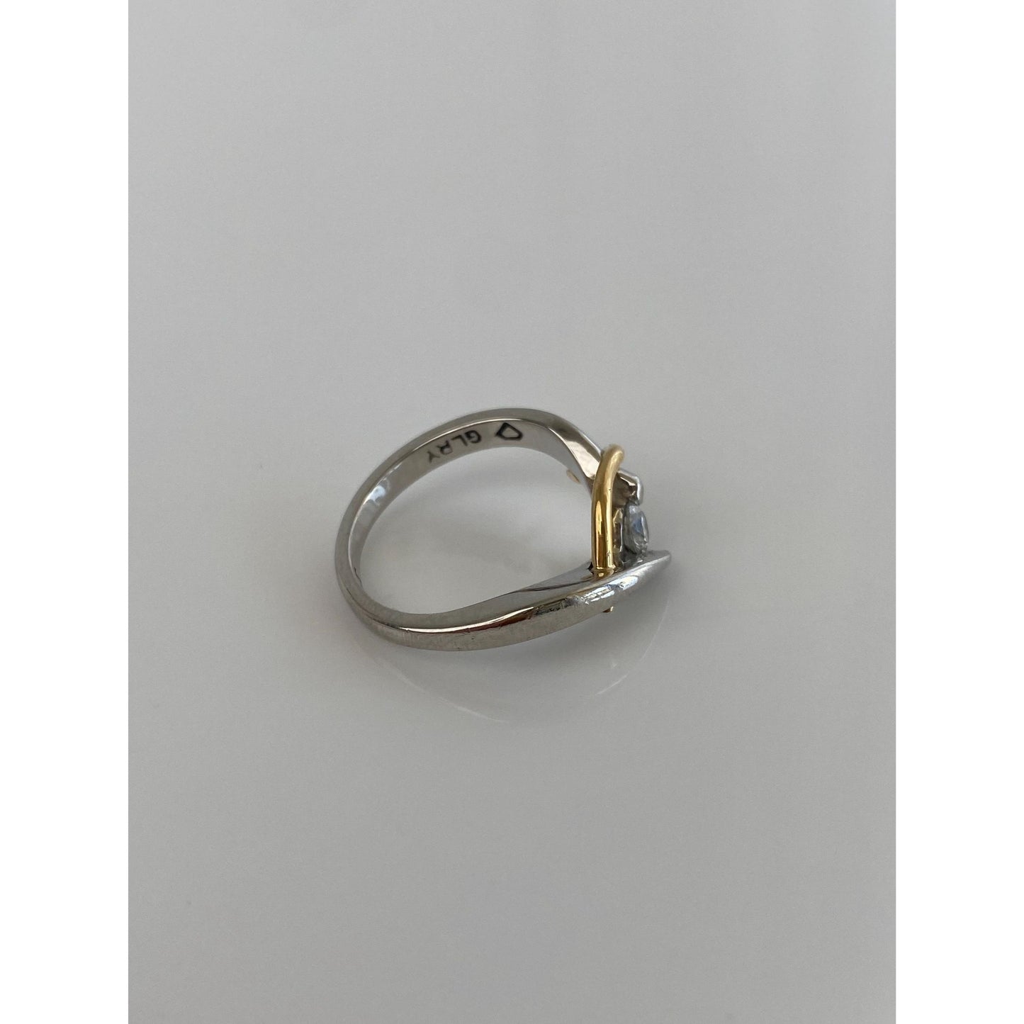 Vintage Solid 18k Yellow Gold & Platinum Diamond Ring - Size 4.75