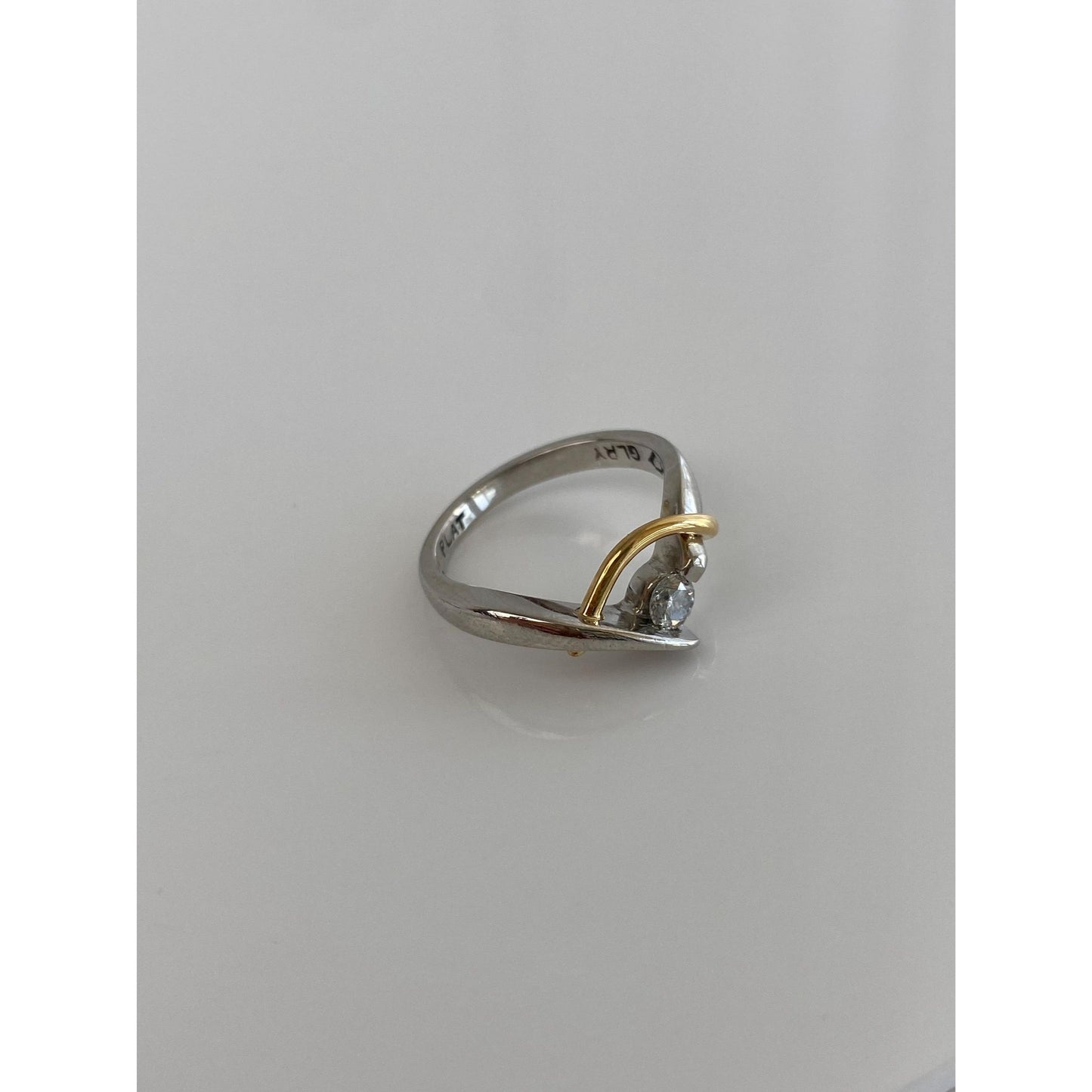 Vintage Solid 18k Yellow Gold & Platinum Diamond Ring - Size 4.75