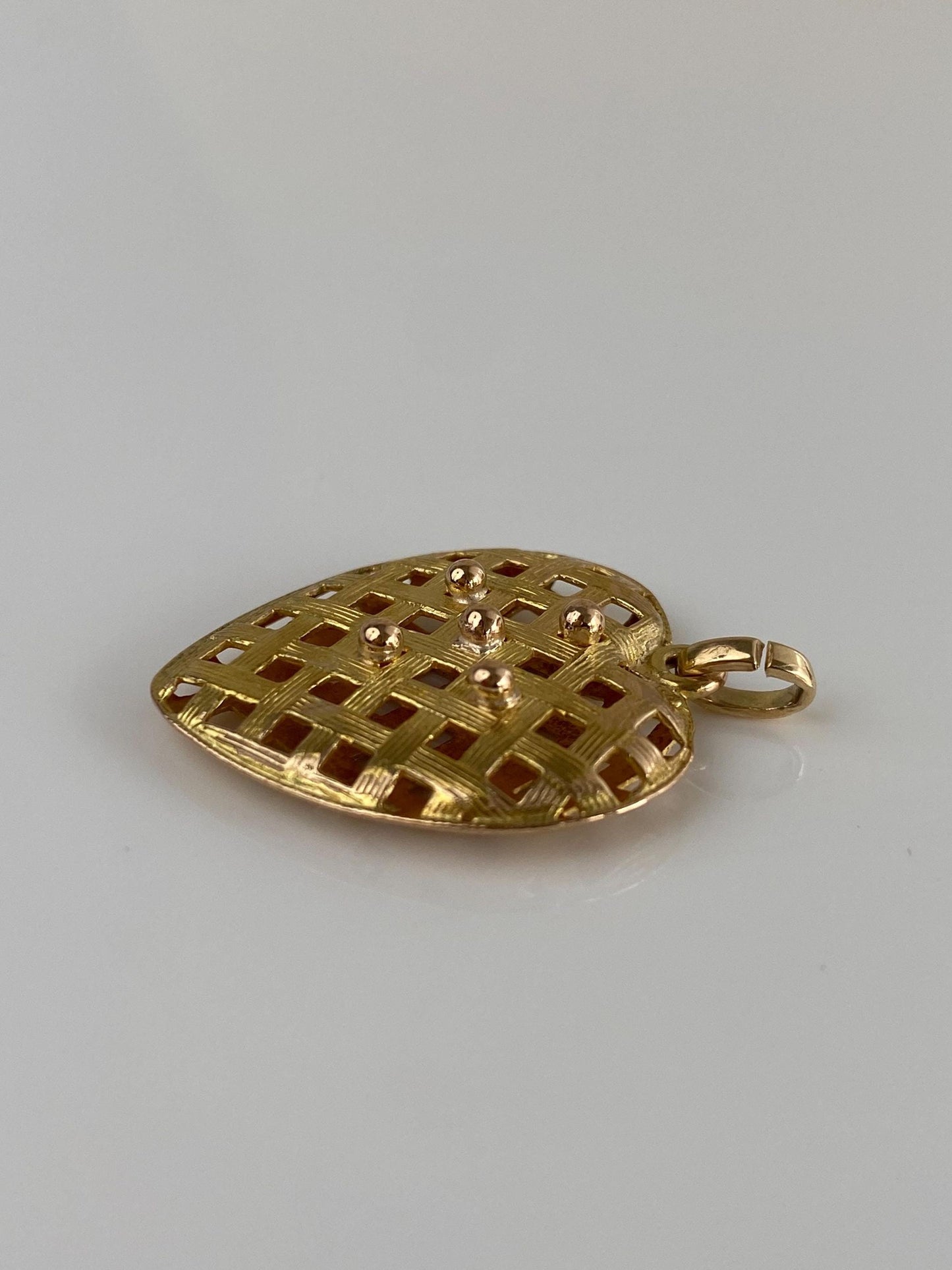 Vintage Solid 18k Yellow Gold Basketweave Heart Charm