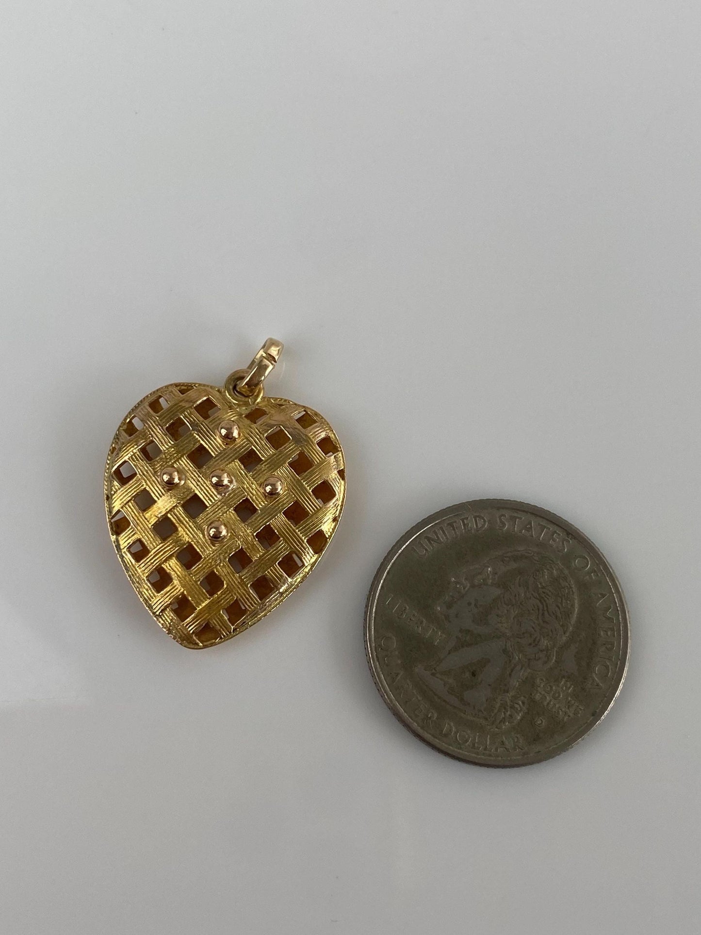 Vintage Solid 18k Yellow Gold Basketweave Heart Charm