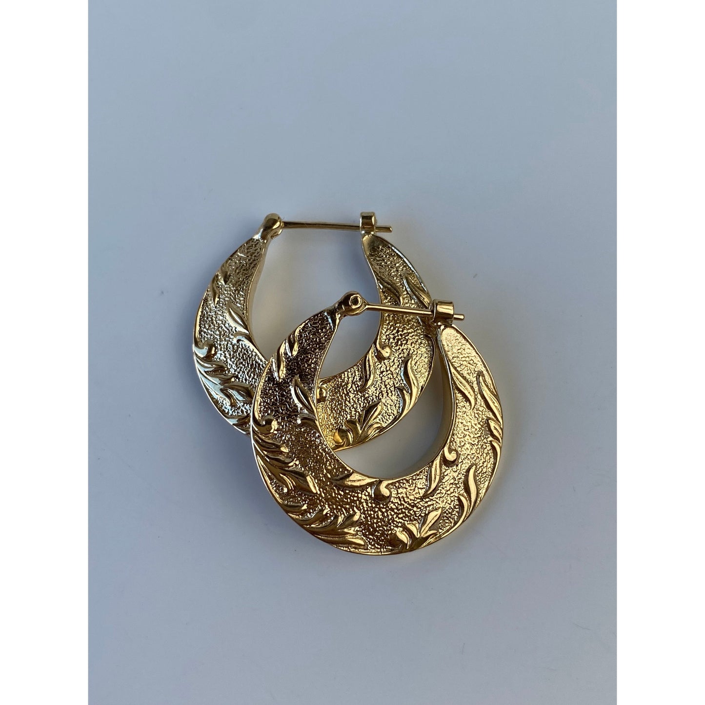 Vintage Solid 14k Yellow Gold Floral Design Hoop Earrings