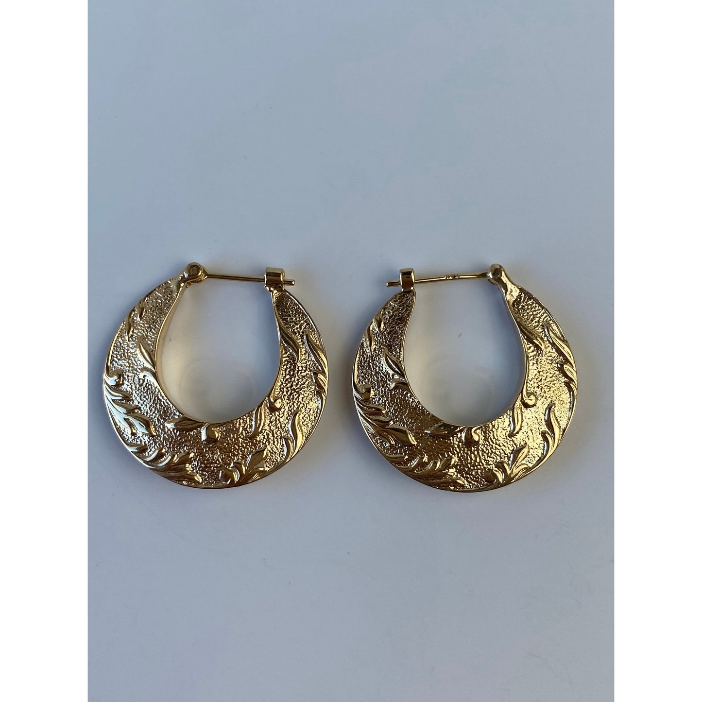 Vintage Solid 14k Yellow Gold Floral Design Hoop Earrings