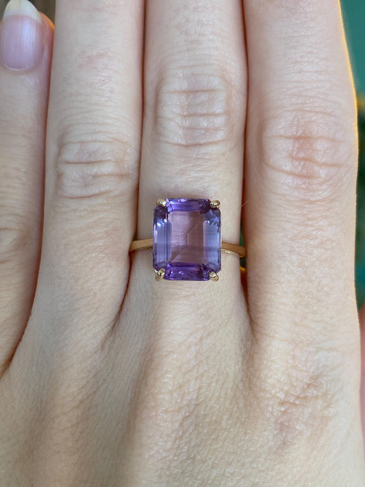 Vintage Solid 14k Yellow Gold Amethyst Ring - Size 7.75
