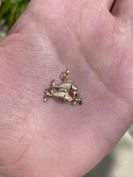 Vintage Solid 14k Yellow Gold Zodiac Astrology Pisces Fish Charm