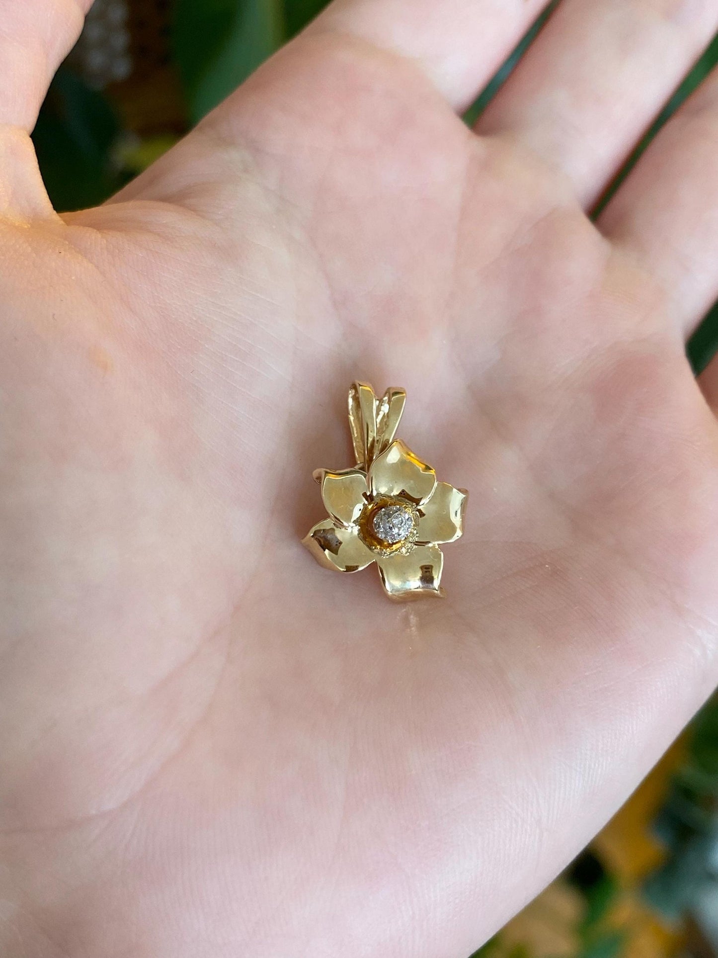 Vintage Solid 14k Yellow Gold Diamond Cluster Flower Charm