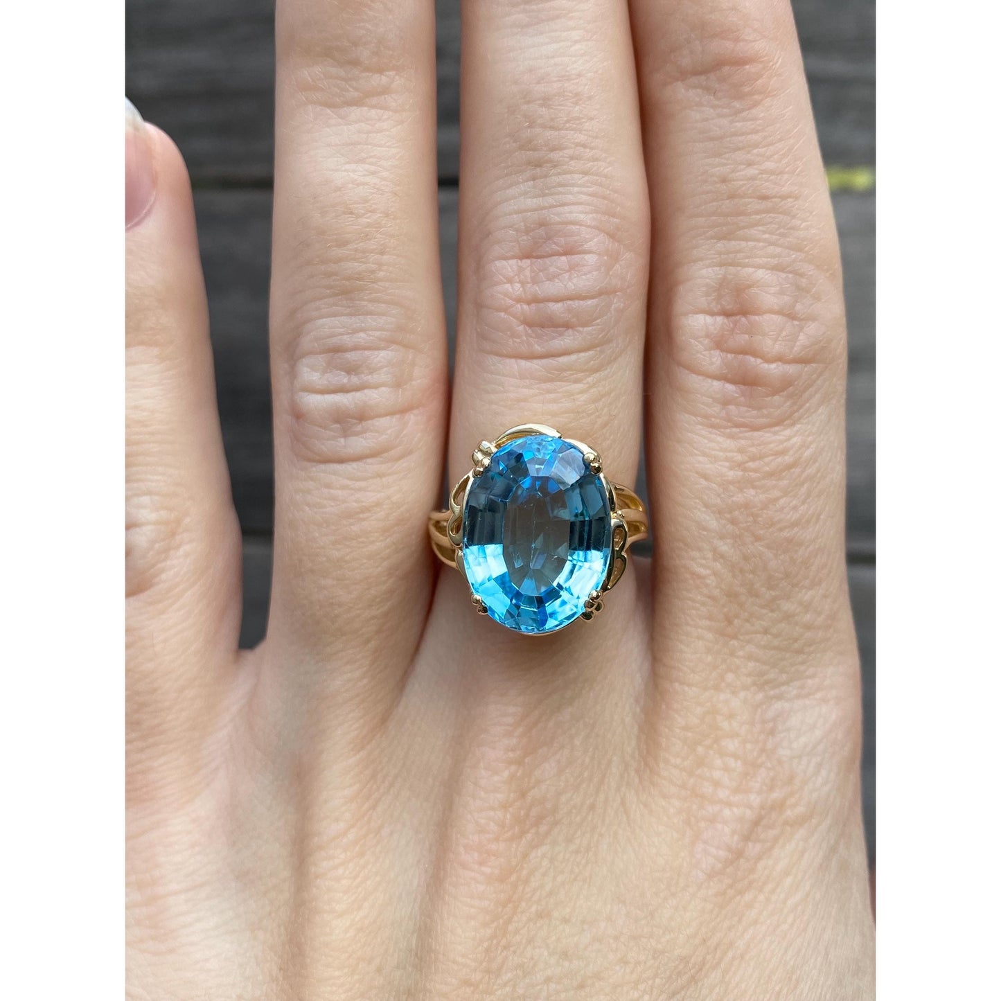 Vintage Solid 14k Yellow Gold Large Topaz Ring - Size 5.75