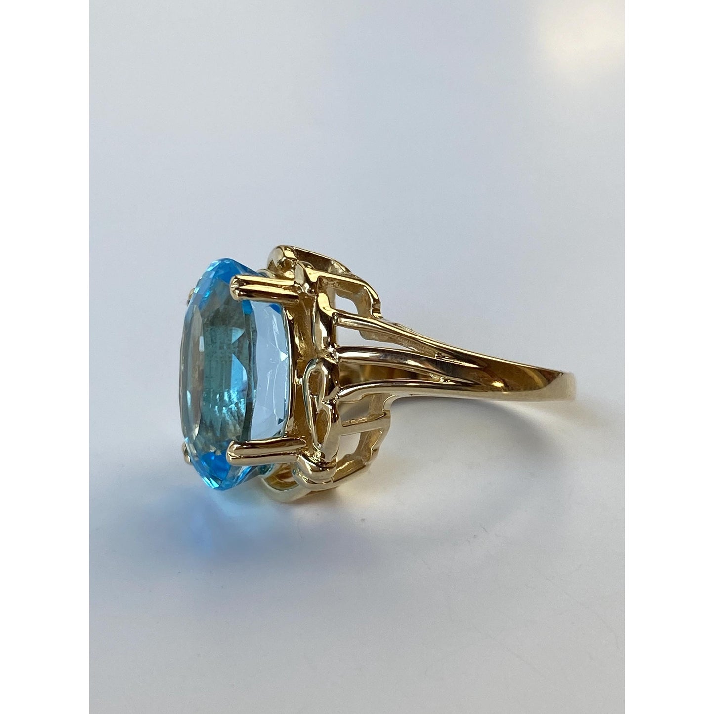 Vintage Solid 14k Yellow Gold Large Topaz Ring - Size 5.75