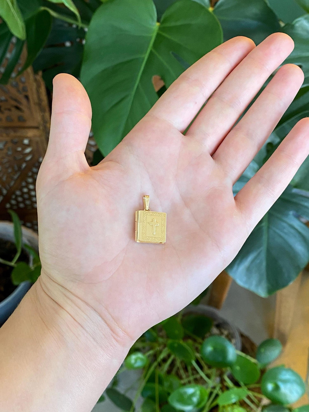 Vintage Solid 14k Yellow Gold Bible Charm