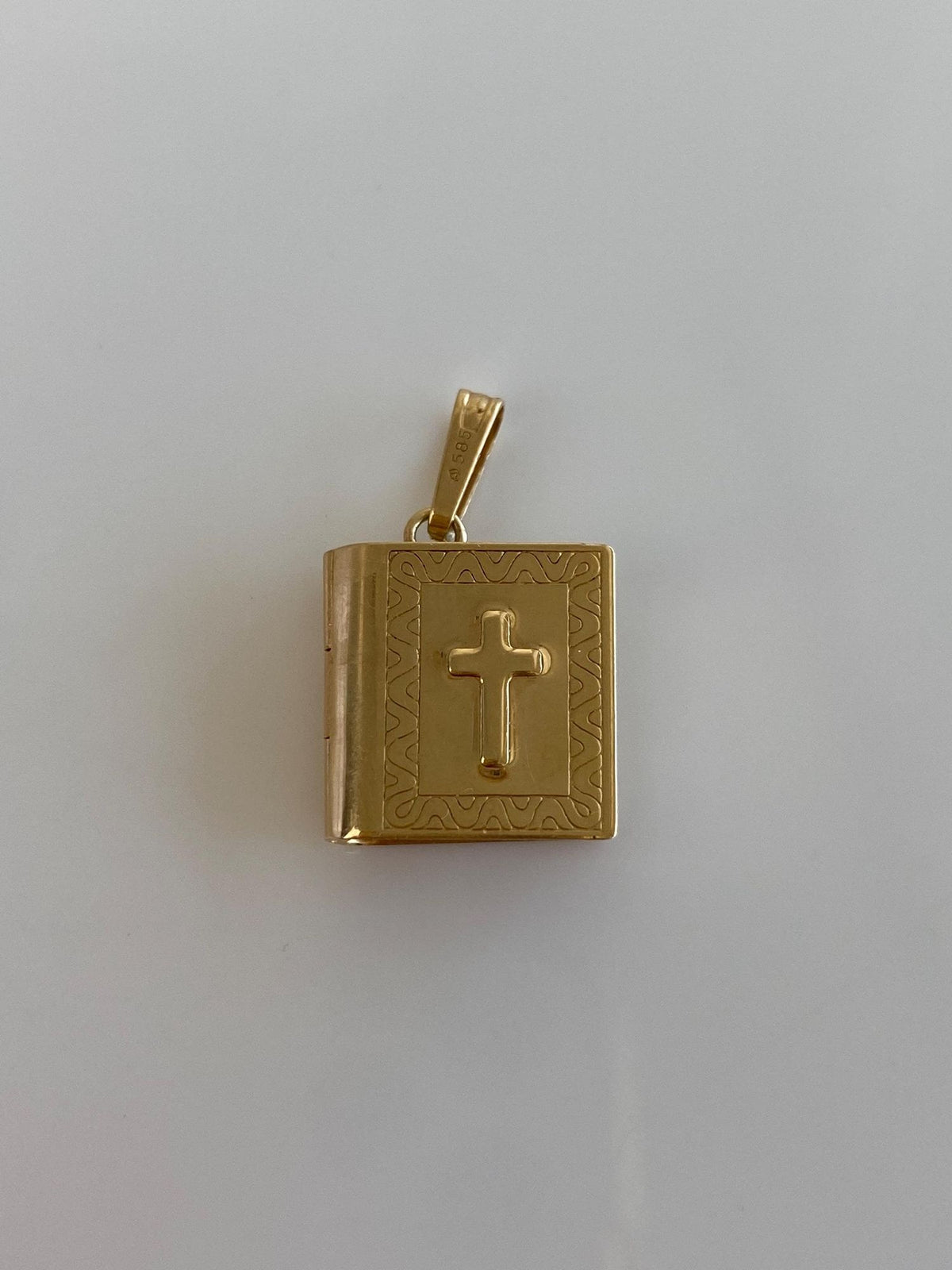 Vintage Solid 14k Yellow Gold Bible Charm
