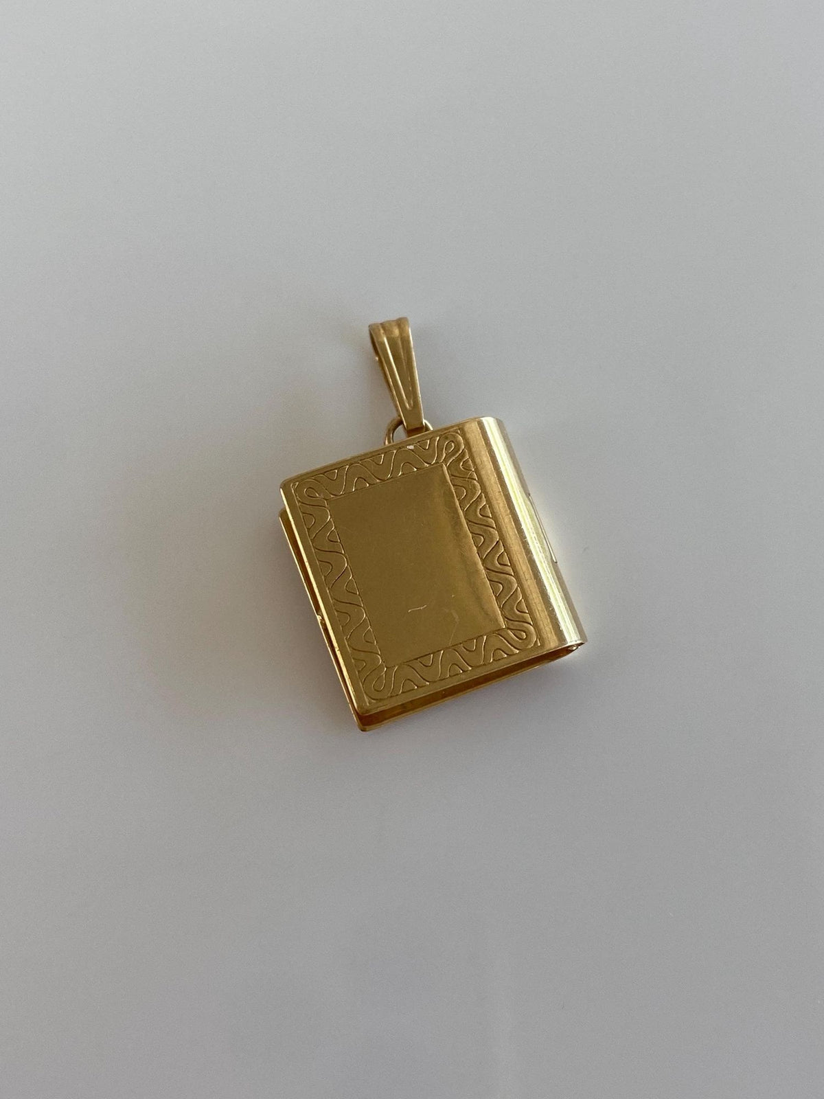 Vintage Solid 14k Yellow Gold Bible Charm