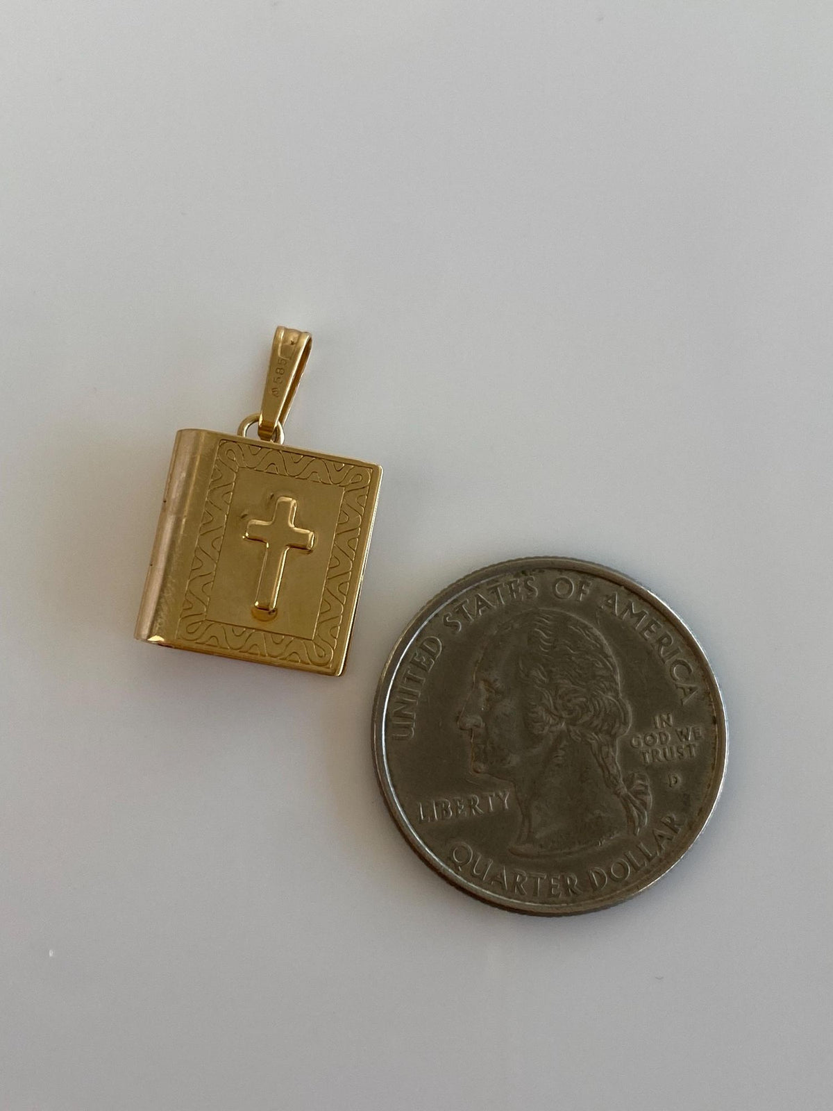 Vintage Solid 14k Yellow Gold Bible Charm