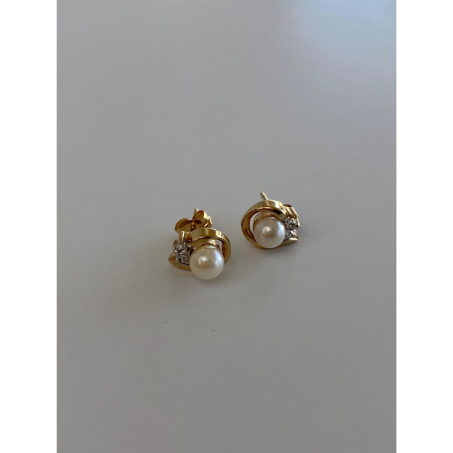 Vintage Solid 14k White & Yellow Gold Pearl Stud Earrings