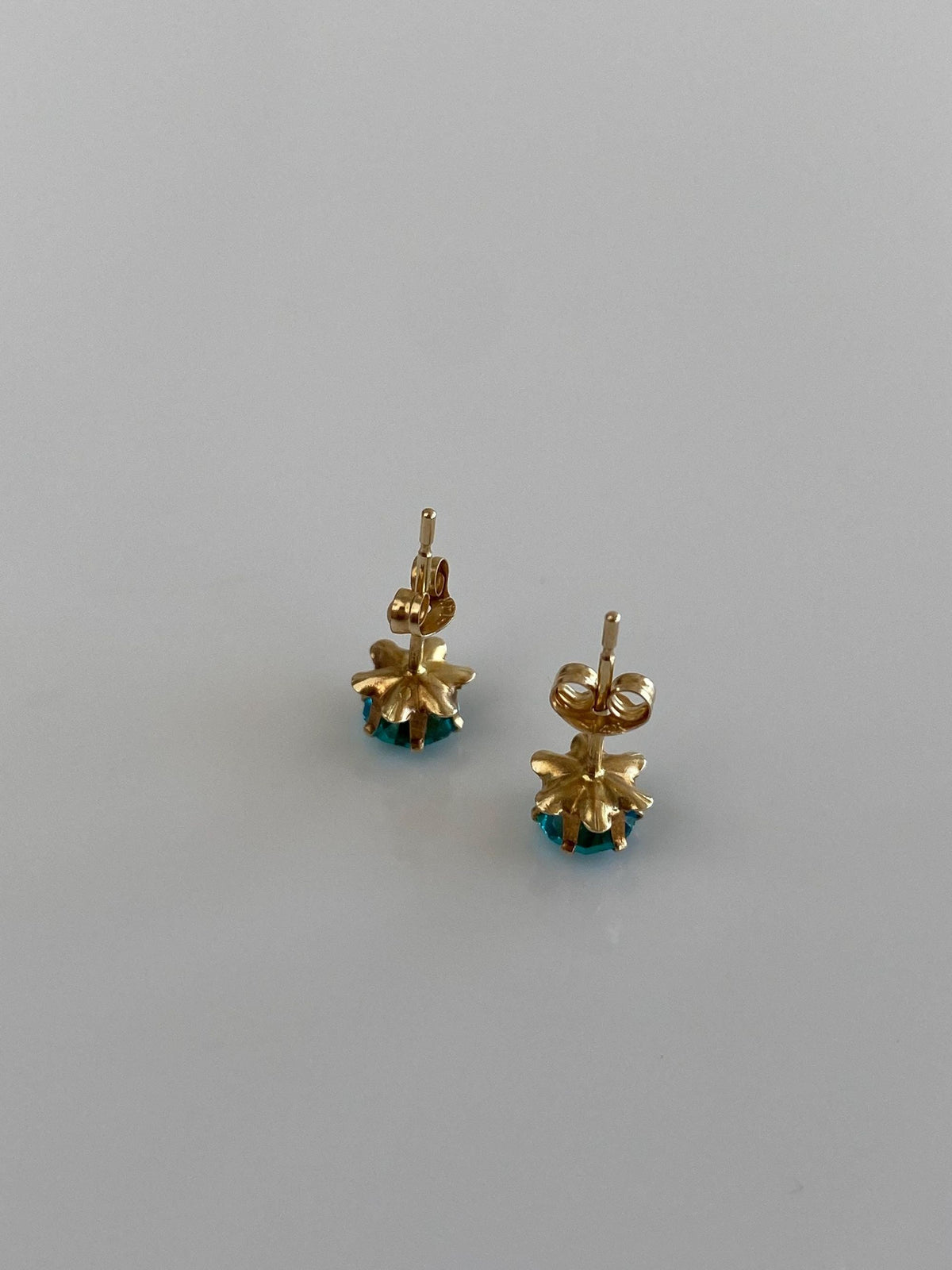 Solid 14k Yellow Gold Green Cubic Zirconia Stud Earrings