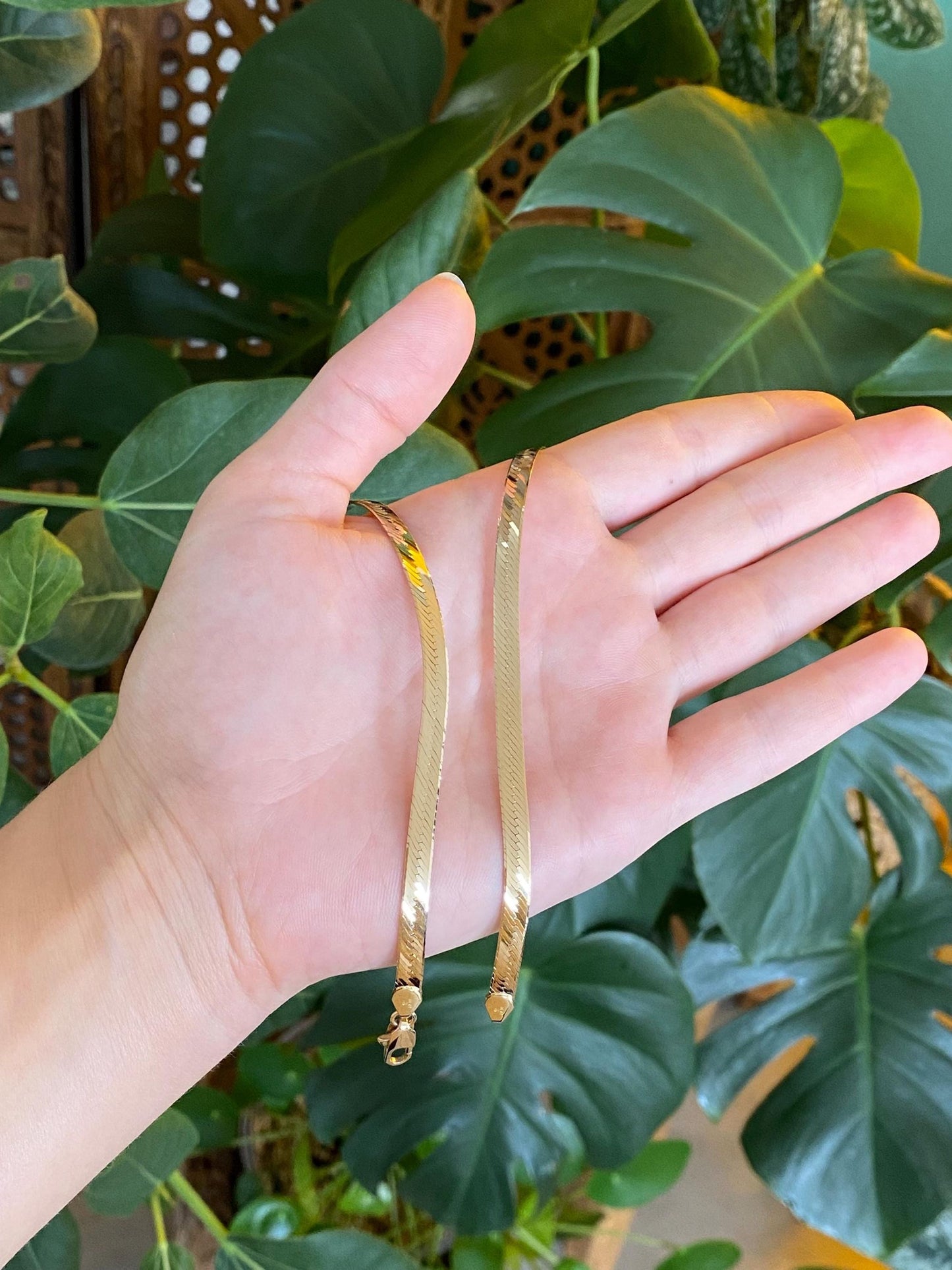 Vintage Solid 14k Yellow Gold Herringbone Chain Necklace - 18 inches